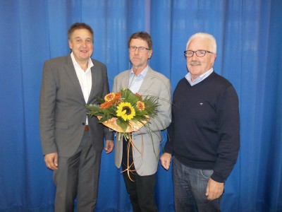 V.l.n.r.: Bürgermeister Hans-Christian Lehmann, Dieter Vollmer, neuer Fraktionsvorsitzender Dirk Bube (Foto: Gemeinde Windeck, Sarah Poppek)