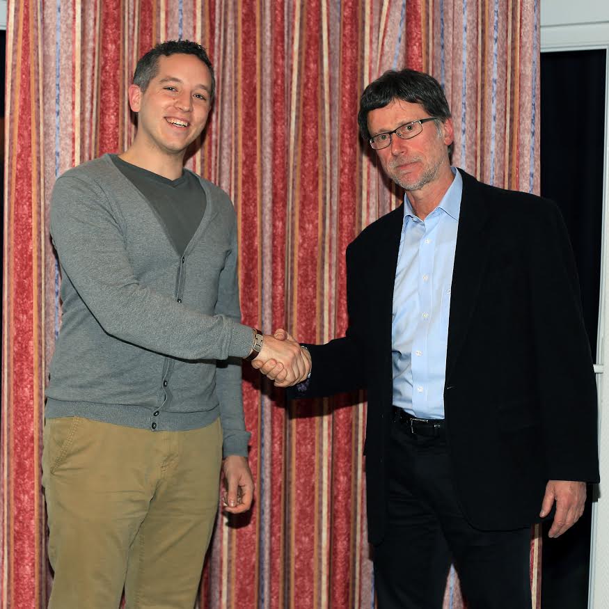 Übergabe des „Staffelstabes“ von Dieter Vollmer an Sebastian Funke (Foto: SPD Windeck, Sarah Poppek)